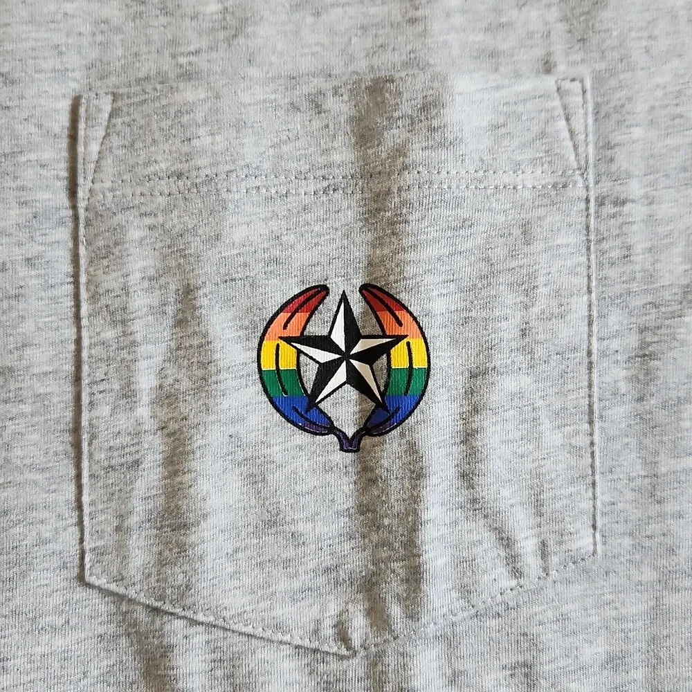 🆕 Banana Republic Pocket T-Shirt - Medium